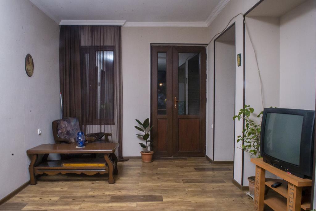 Gng Guest House Telavi Exterior photo